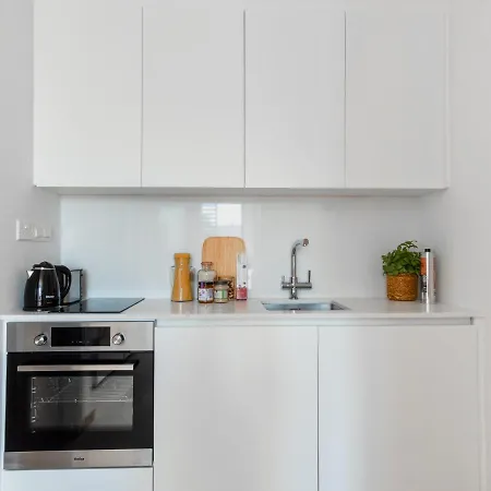 Charming And Ideally Planned Holiday Studio With Balcony All Yours * Λεμεσός