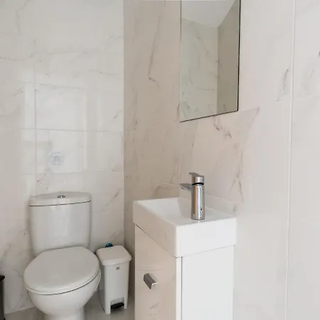 Charming And Ideally Planned Holiday Studio With Balcony All Yours Λεμεσός