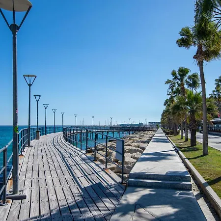 Charming And Ideally Planned Holiday Studio With Balcony All Yours * Λεμεσός